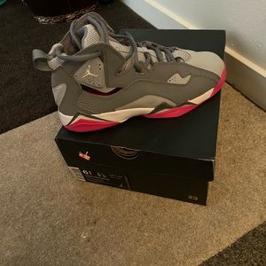 Jordan True Flight-Cool grey, pink and white